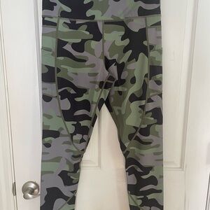 ZYIA Green and Black Camouflage Leggings